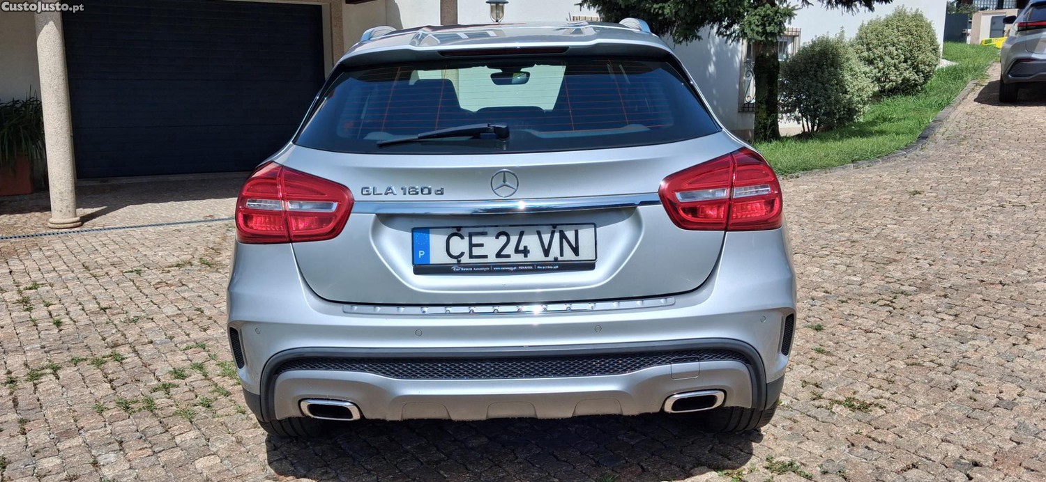 Mercedes-Benz GLA 180 AMG — fotografia 5