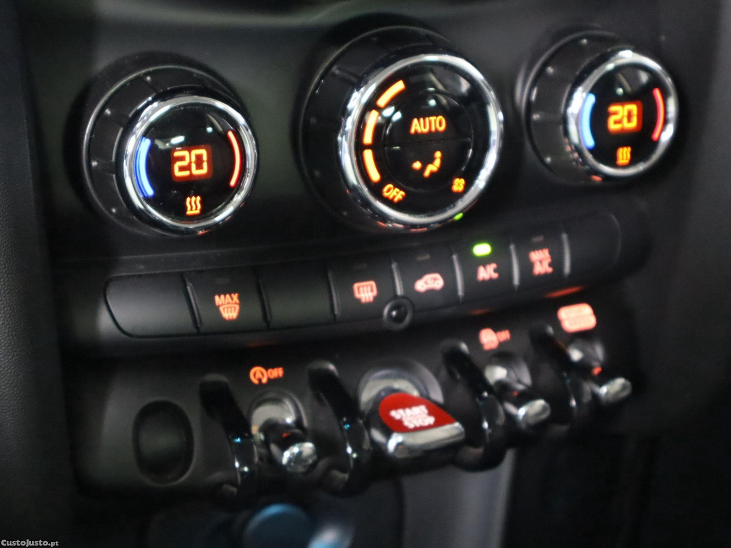 MINI Cooper Premium Essential Auto — fotografia 4
