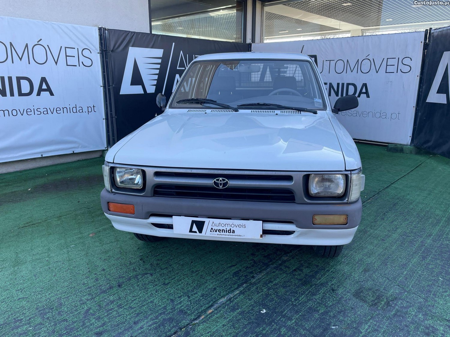 Toyota Hilux 2.4 D LN105L Cx Mad. C.D - 93 foto 3