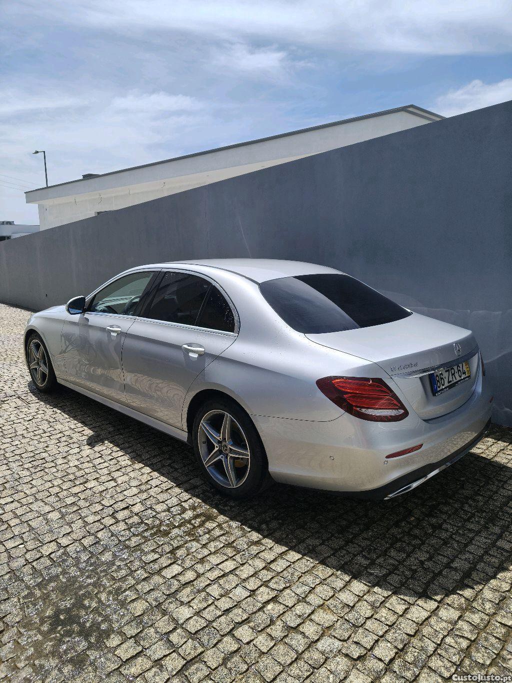Mercedes-Benz E 220 AMG Line — fotografia 9