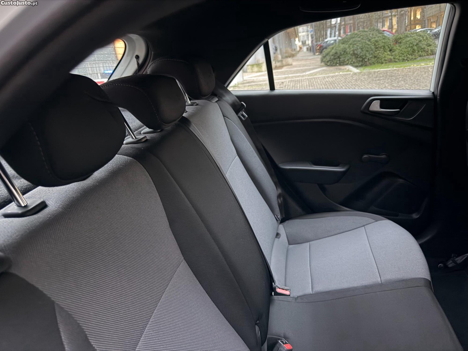 Hyundai i20 1.1 CDRi LED — fotografia 3