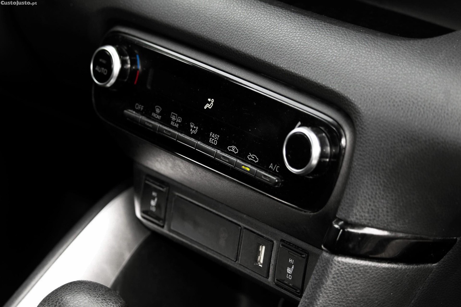 Toyota Yaris 1.5 HDF Comfort — fotografia 15