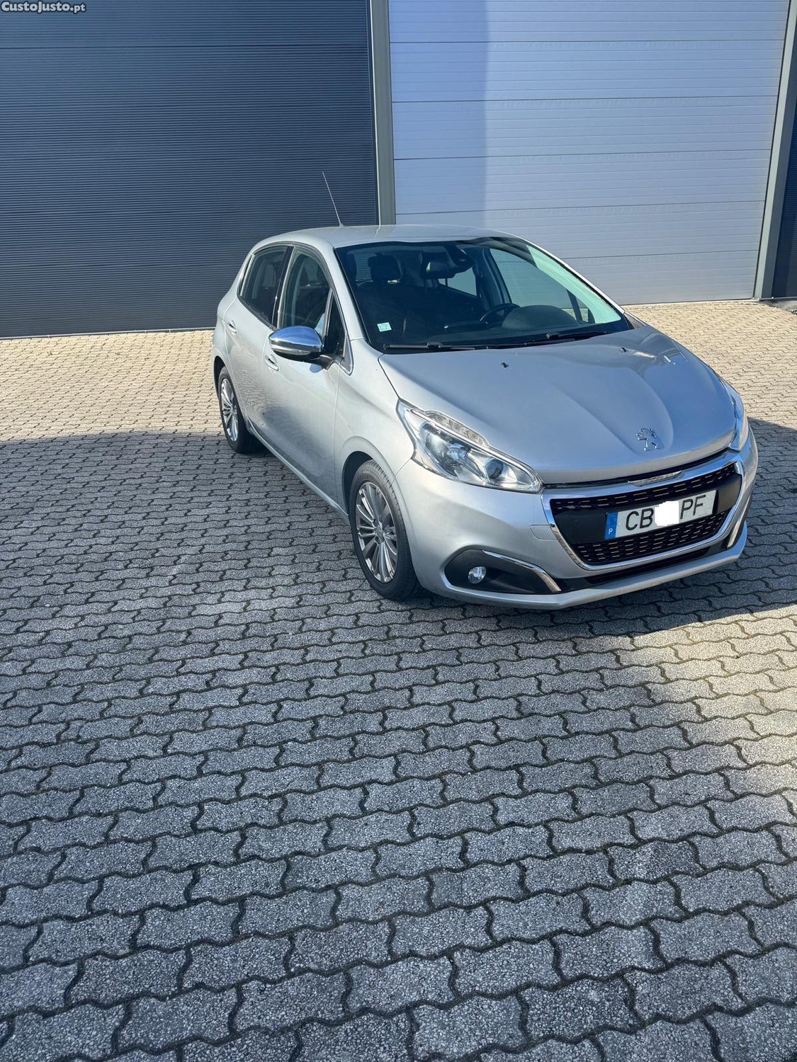 Peugeot 208 Signature turbo — fotografia 8