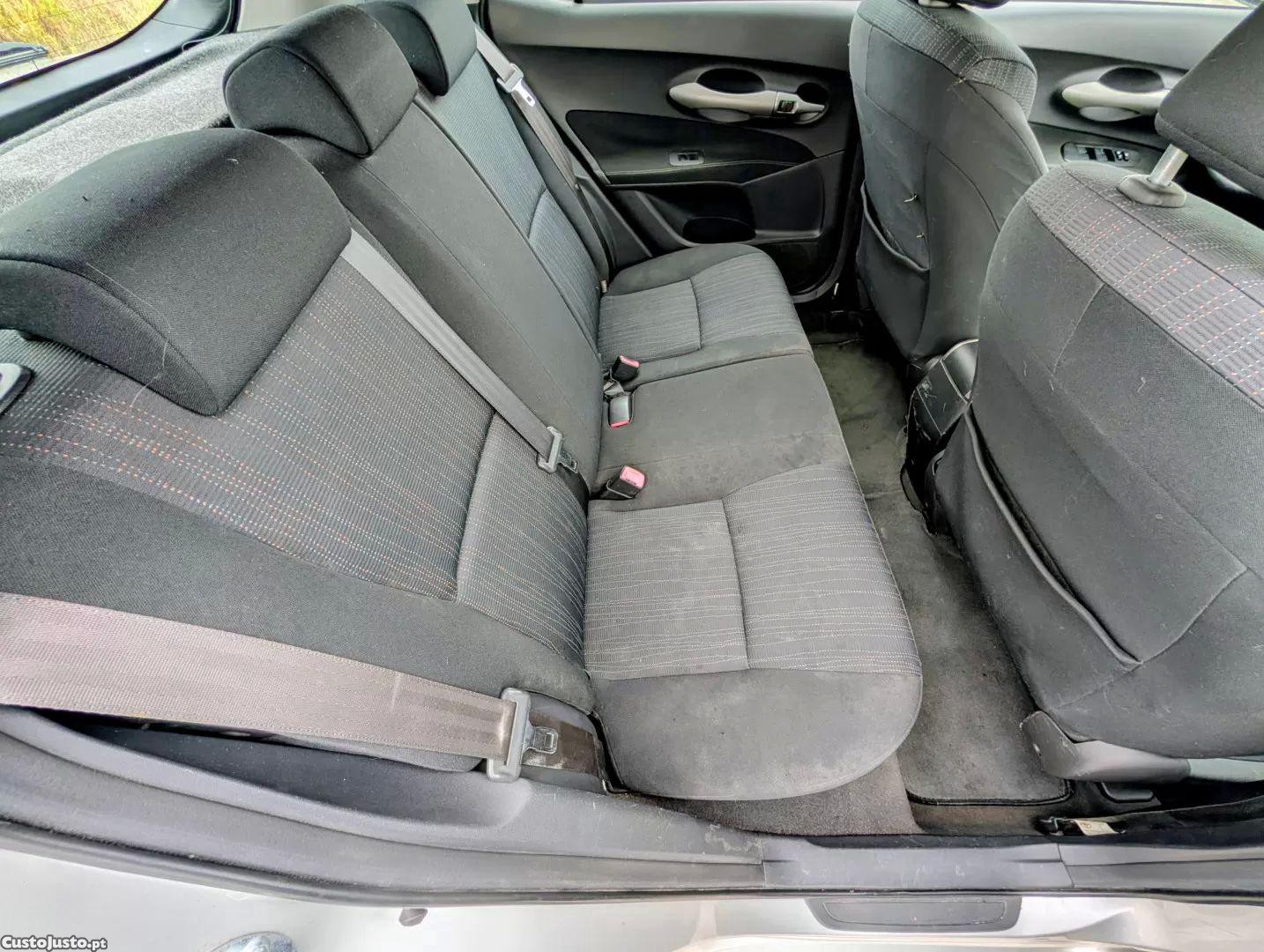 Toyota Auris 1.33 vvt-i comfort — fotografia 6