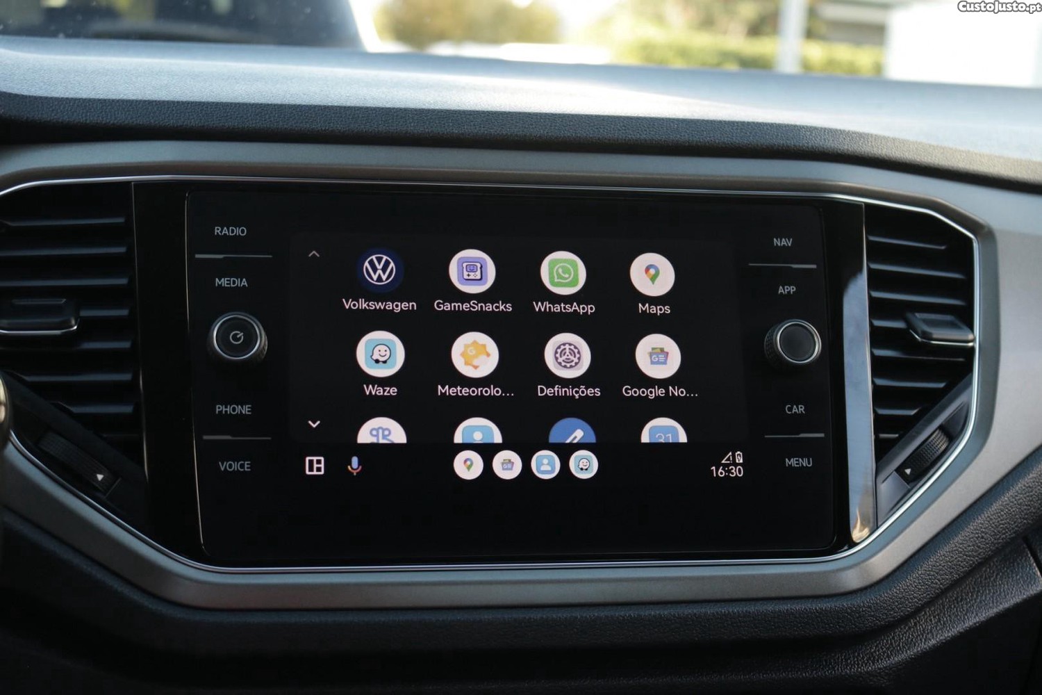 Volkswagen T-Roc 2.0 TDI Style 115cv — fotografia 12