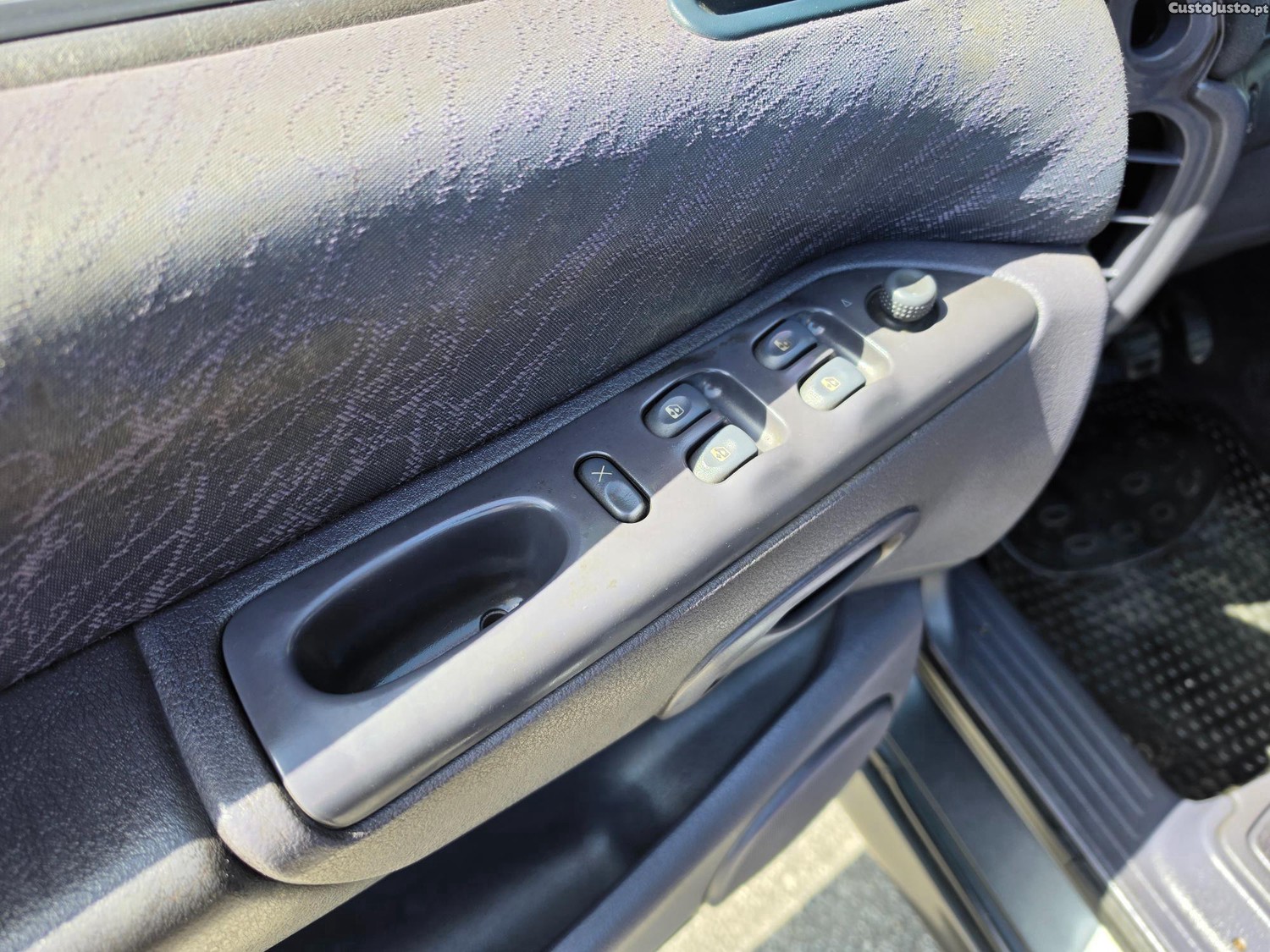 Renault Espace 2.2DT 7lugares — fotografia 5