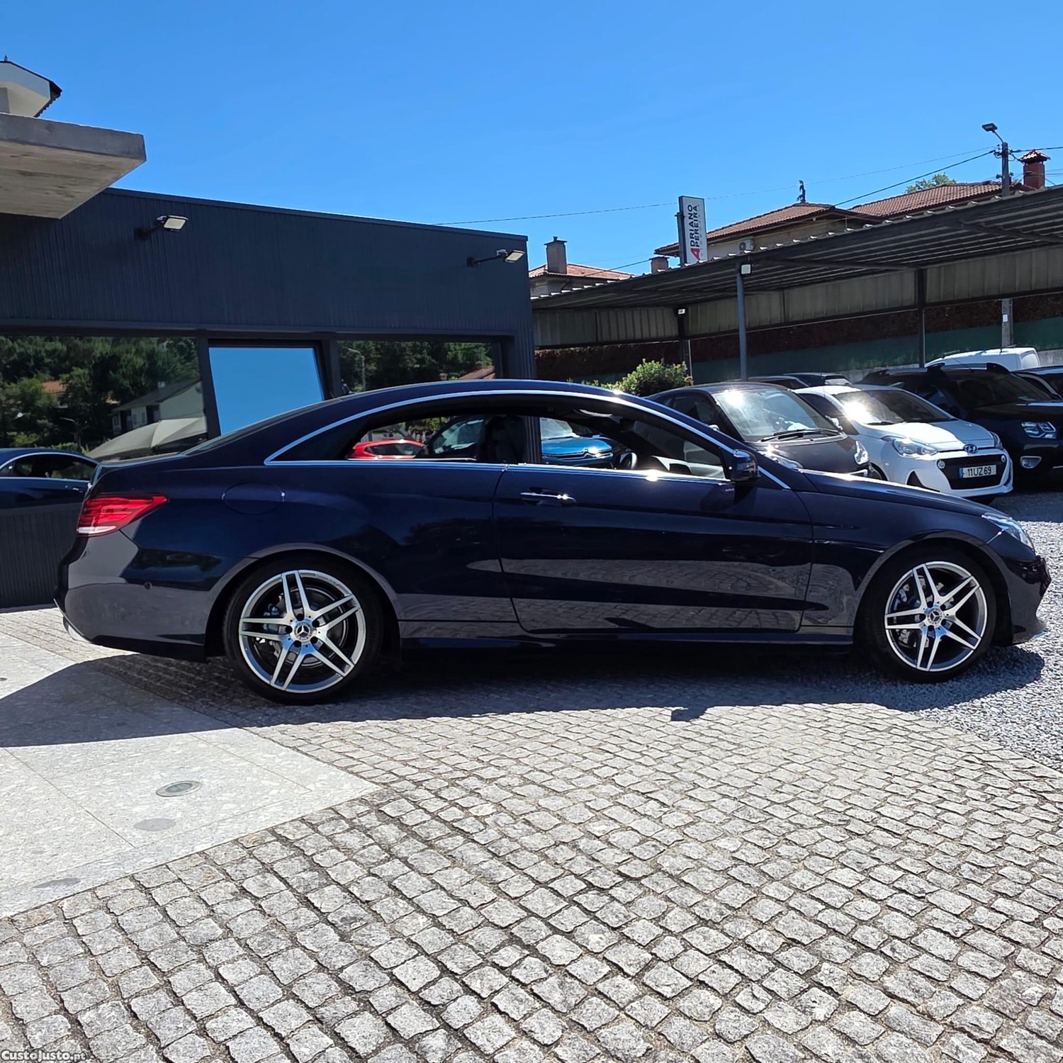 Mercedes-Benz E 220 CDi BlueEfficiency Auto — fotografia 14