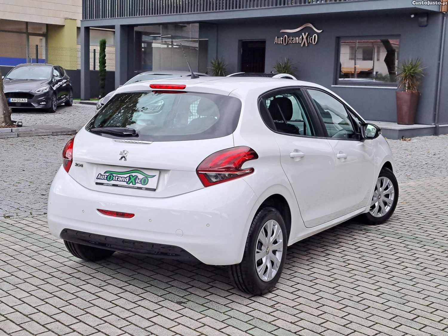 Peugeot 208 1.5 BlueHDi Active — fotografia 23