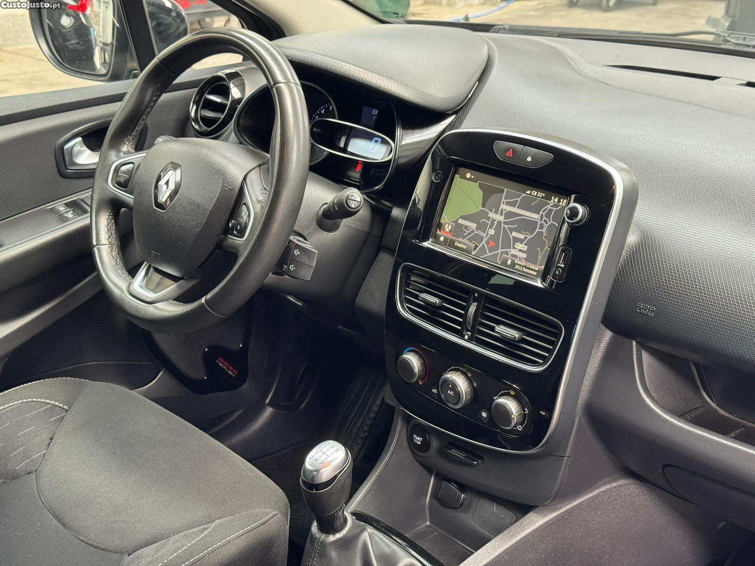 Renault Clio 0.9 TCe Limited — fotografia 26