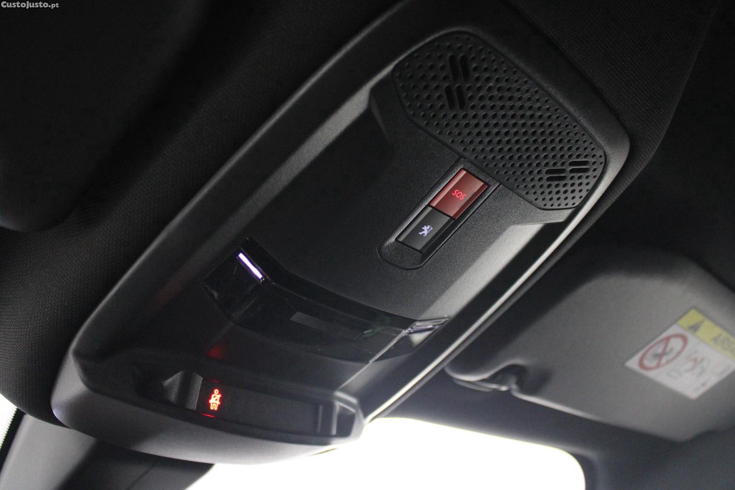 Peugeot e-2008 GT — fotografia 13