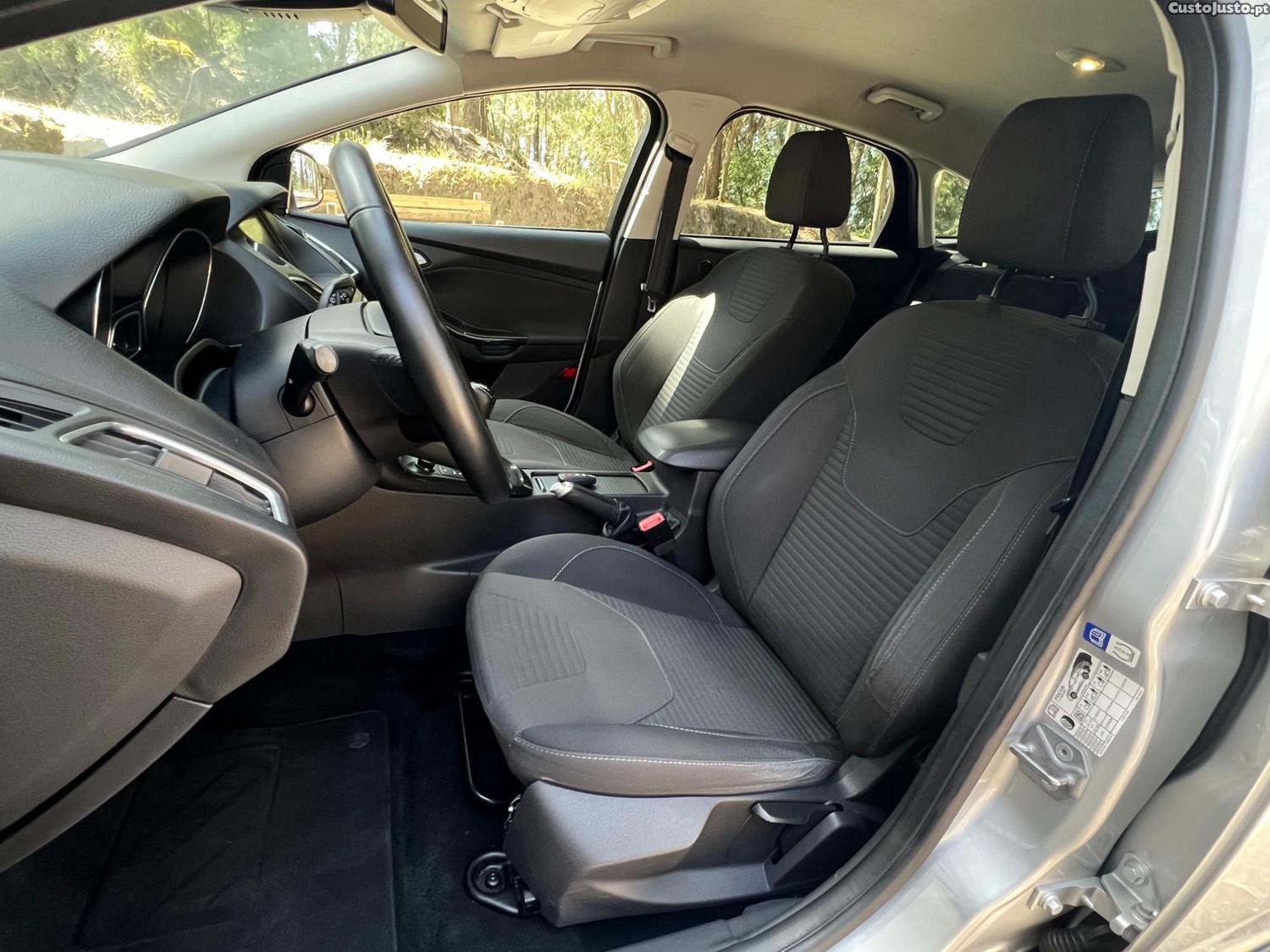 Ford Focus TDCI TITANIUM — fotografia 3