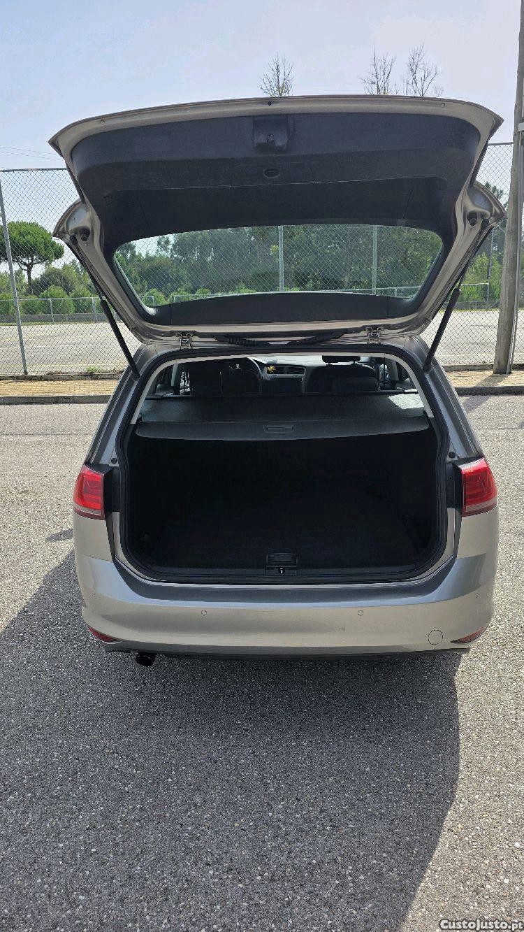 Volkswagen Golf 1.6 tdi 105cv Highline bluemotion — fotografia 5
