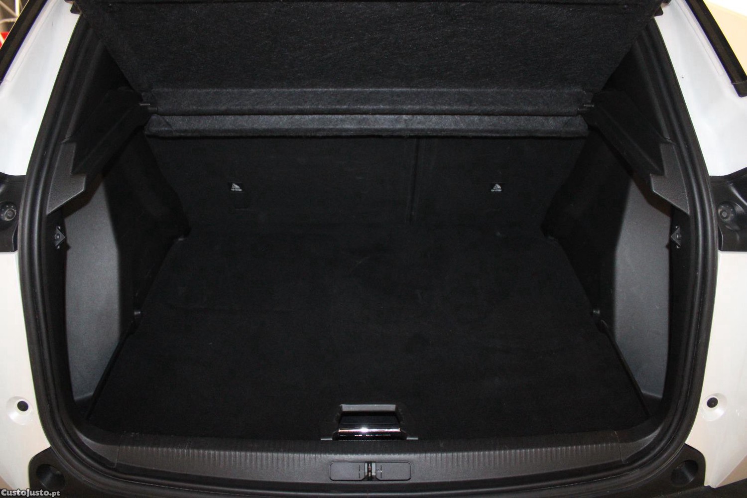 Peugeot e-2008 GT — fotografia 7