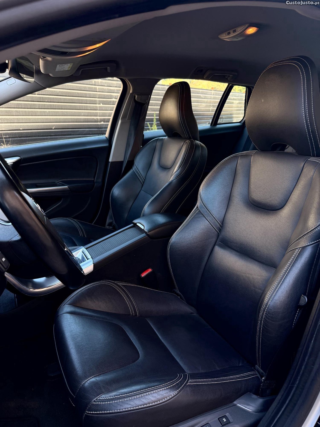 Volvo V60 AWD — fotografia 5
