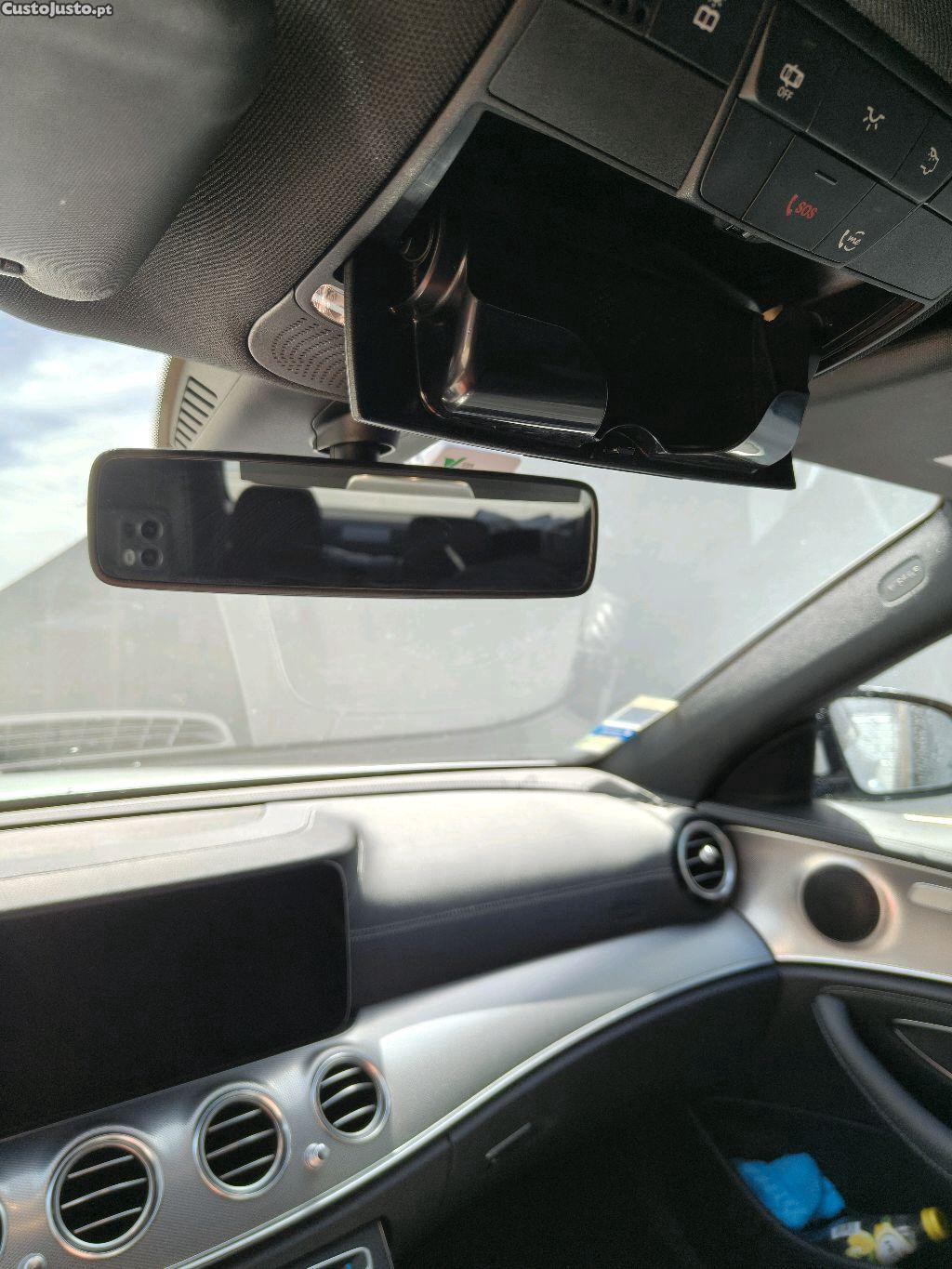 Mercedes-Benz E 220 AMG Line — fotografia 3