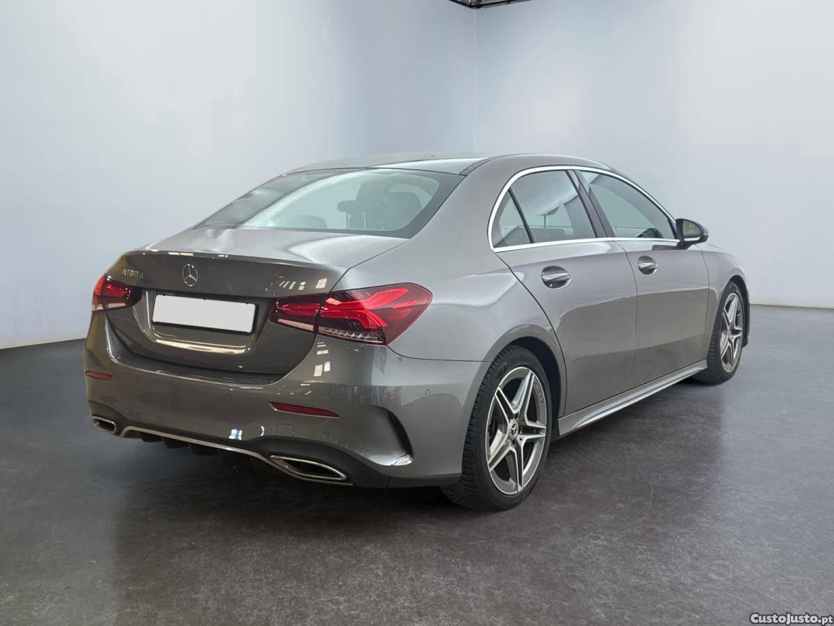 Mercedes-Benz A 180 d AMG Line Aut. — fotografia 9