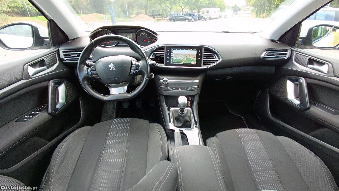 Peugeot 308 1.6 HDI 173Milkms — fotografia 4