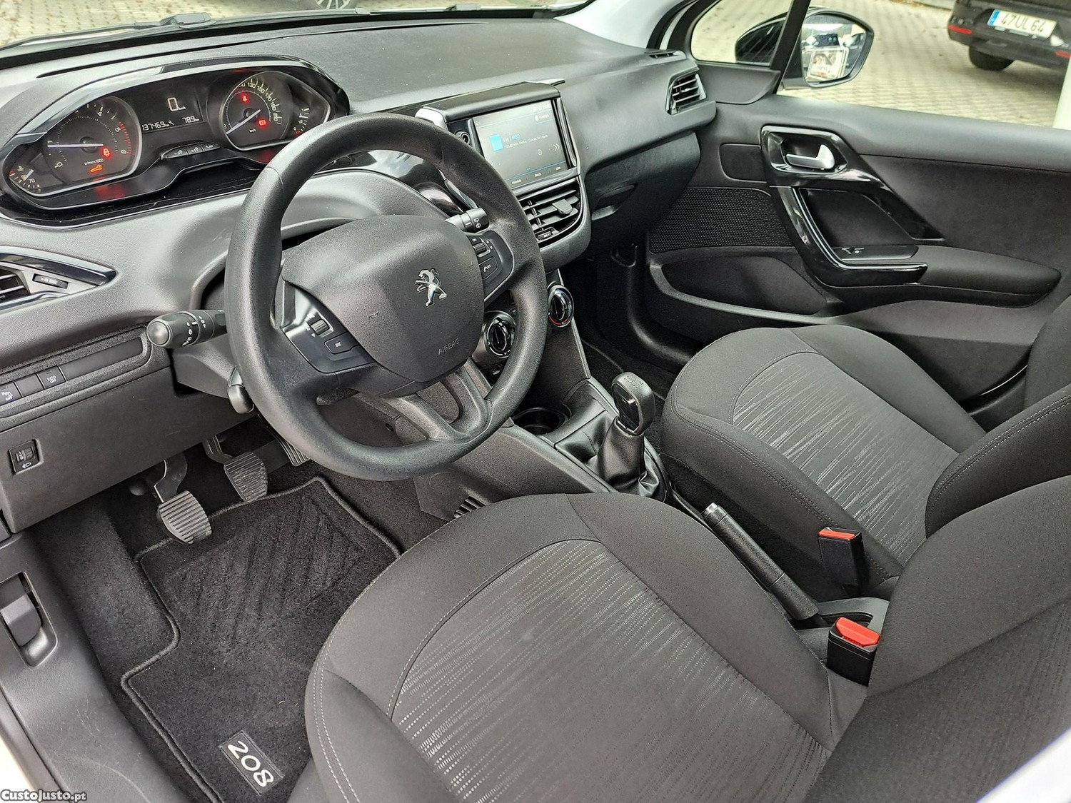 Peugeot 208 1.5 BlueHDi Active — fotografia 20