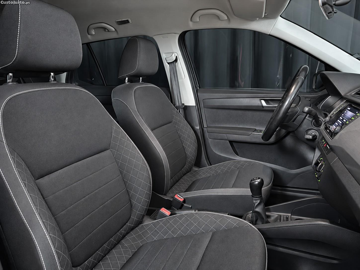 Skoda Fabia 1.0 TSI Ambition — fotografia 6