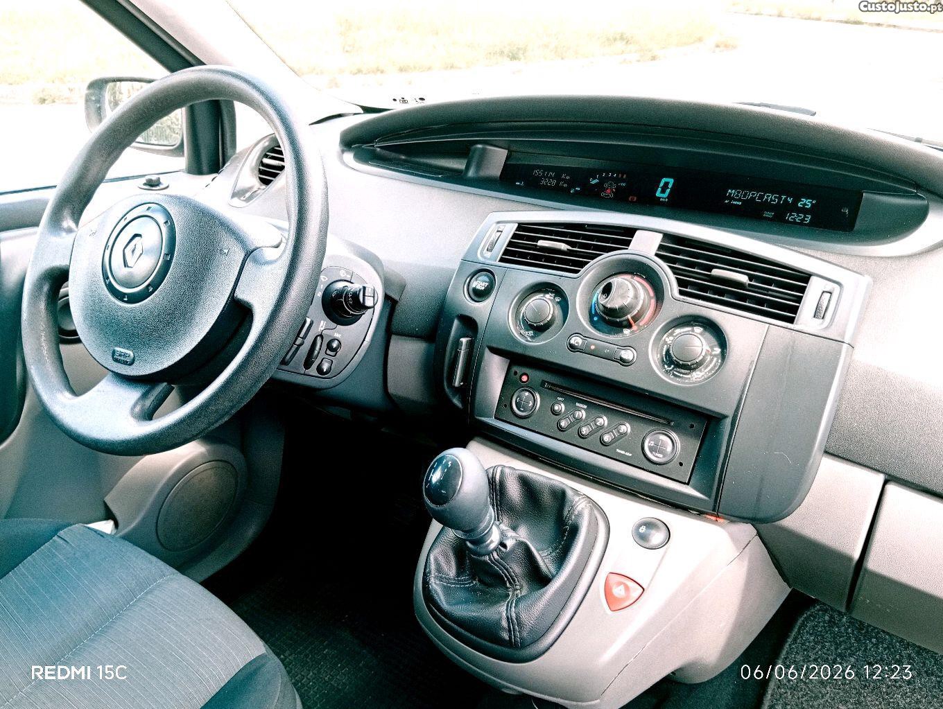 Renault Scénic 1.9 dci — fotografia 3