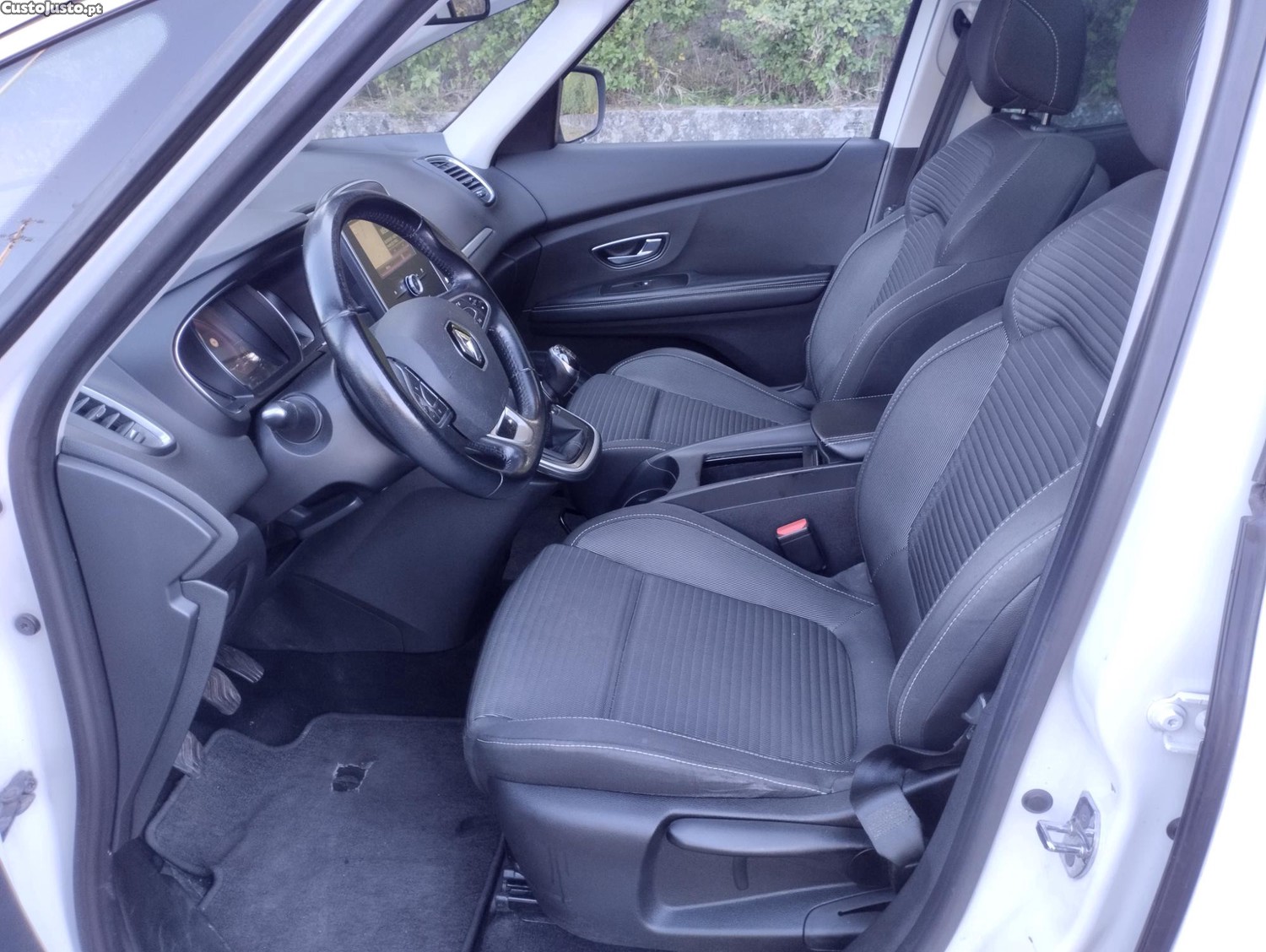 Renault Grand Scénic 1.6 DCI 130cv Intens - 7 lugares - Teto Panorâmico - C/ Garantia — fotografia 10