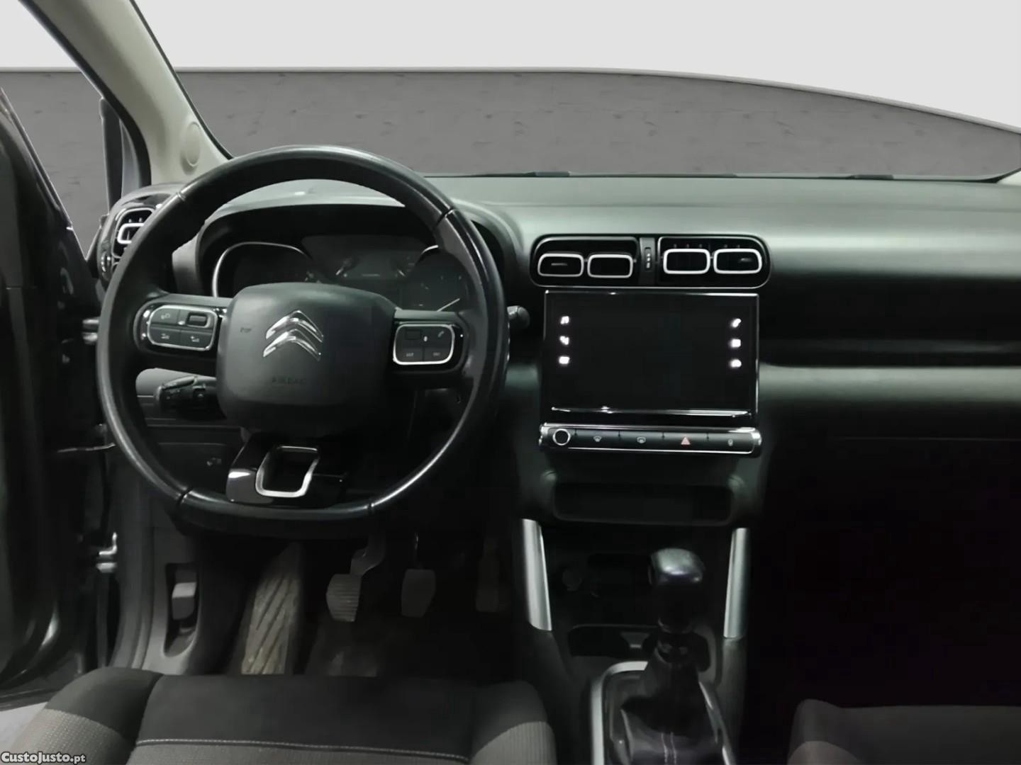 Citroën C3 Aircross 1.2 PureTech Shine — fotografia 4