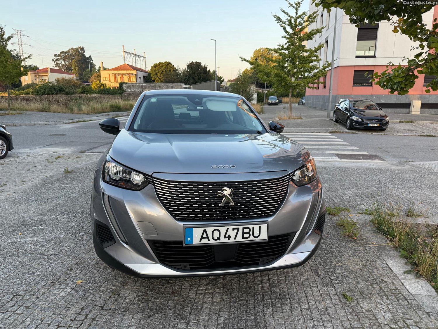 Peugeot e-2008 Allure Pack — fotografia 4