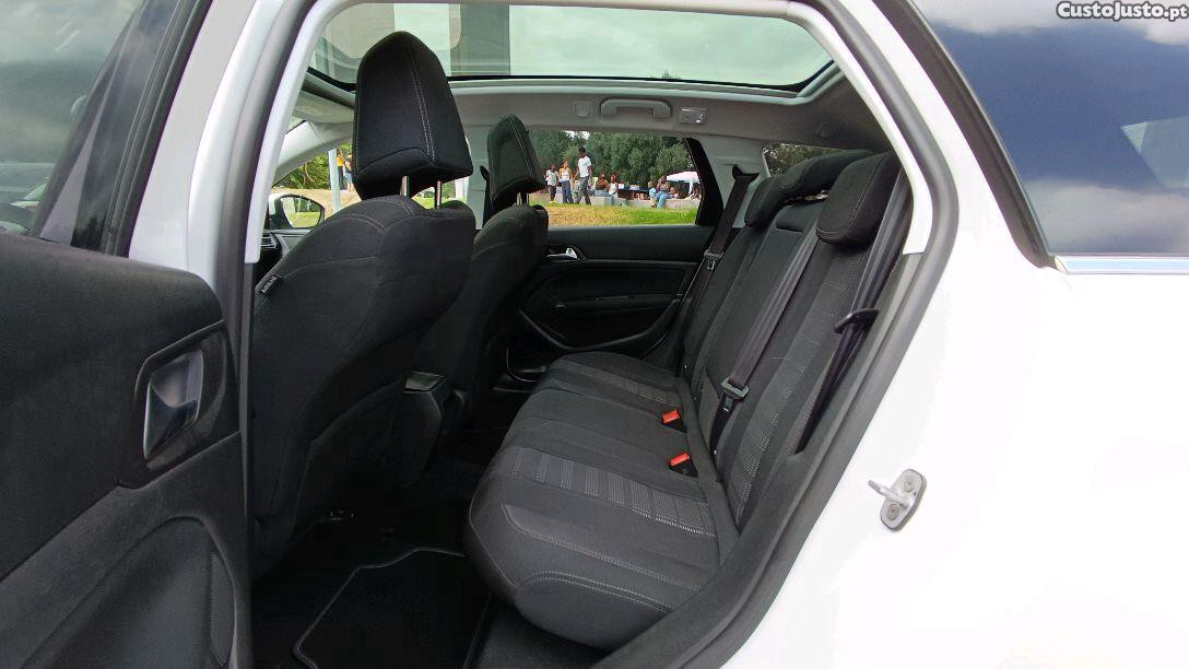 Peugeot 308 1.6 HDI 173Milkms — fotografia 3