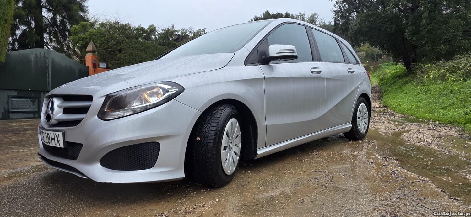 Mercedes-Benz B 180 CDI BlueEFFICIENCY Edition Style — fotografia 10