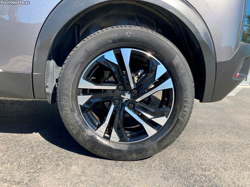 Peugeot 2008 1.2 PureTech Allure — fotografia 19
