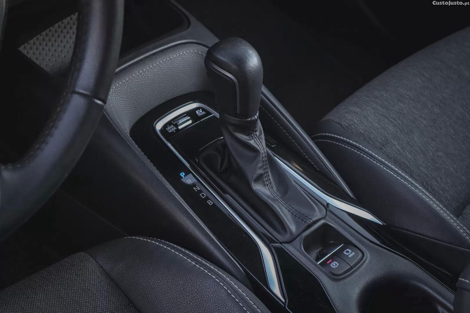 Toyota Corolla 1.8 hybrid exclusive — fotografia 6