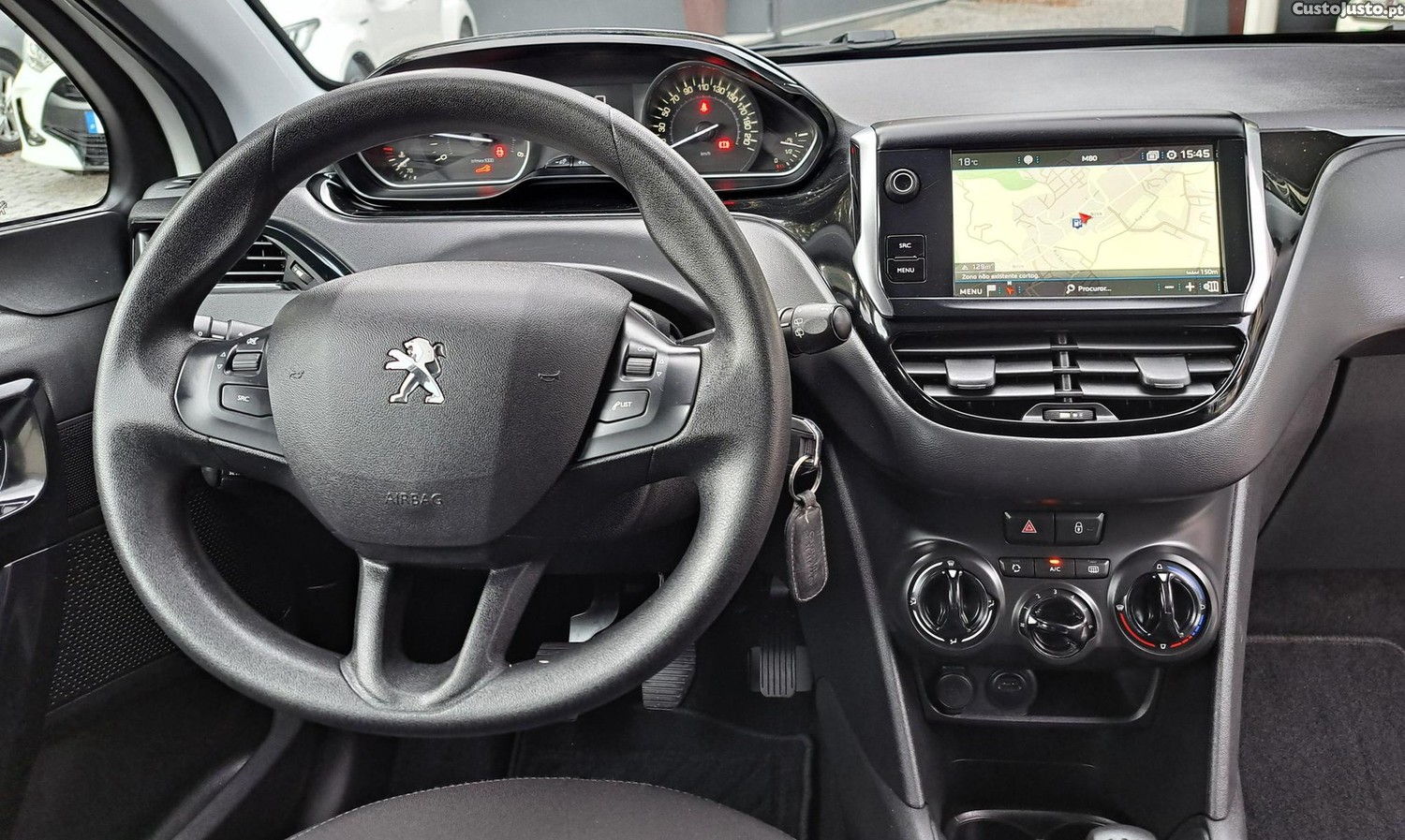 Peugeot 208 1.5 BlueHDi Active — fotografia 18