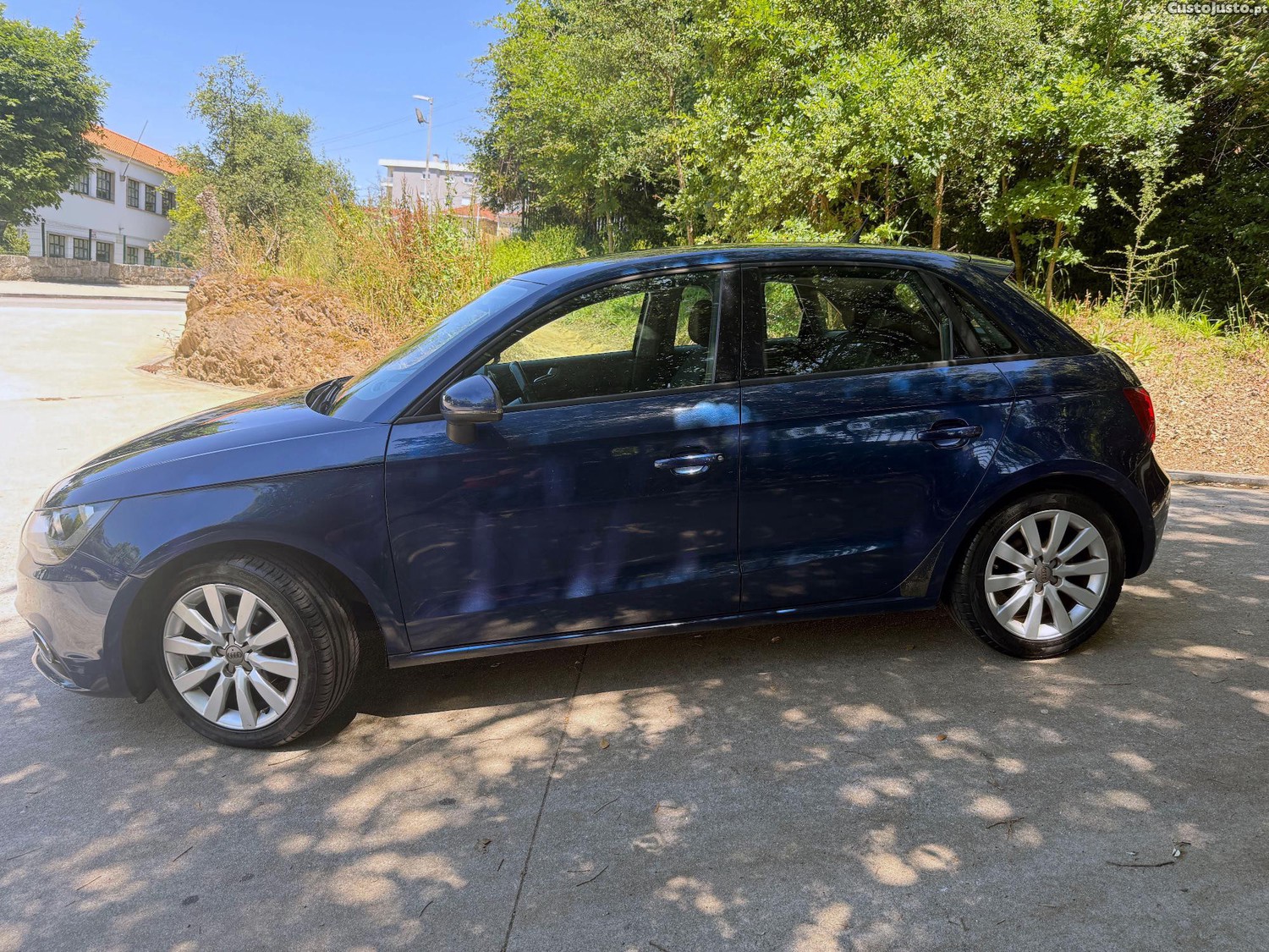 Audi A1 SPORTBACK 1.6 TDI — fotografia 11
