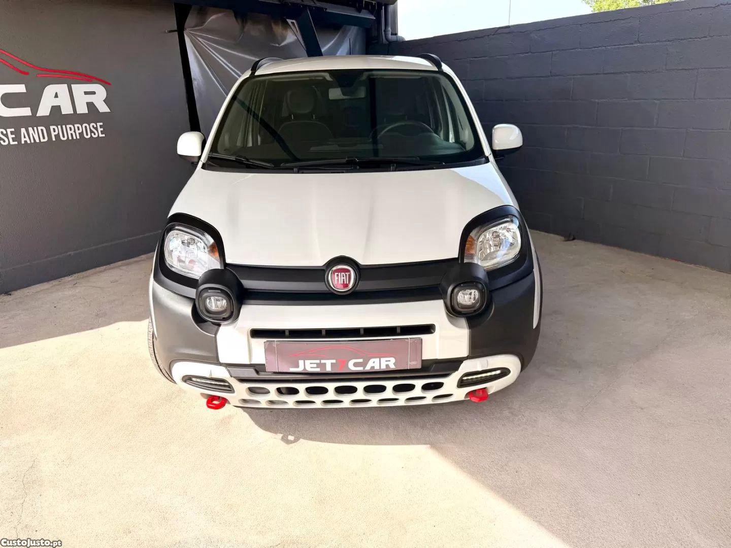 Fiat Panda 1.0 hybrid city cross — fotografia 16