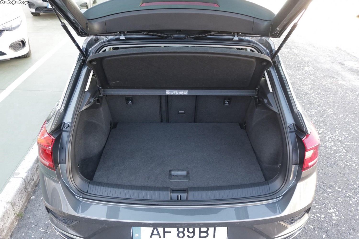 Volkswagen T-Roc 2.0 TDI Style 115cv — fotografia 49