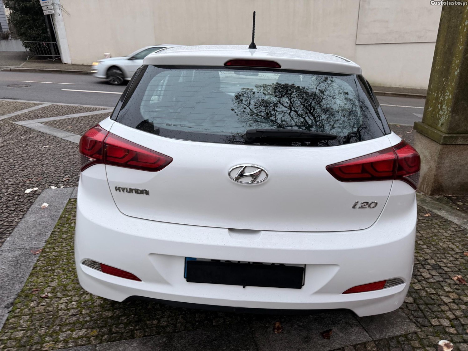 Hyundai i20 1.1 CDRi LED — fotografia 20