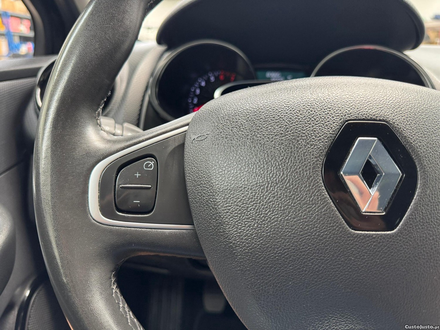 Renault Clio 0.9 TCe Limited — fotografia 10
