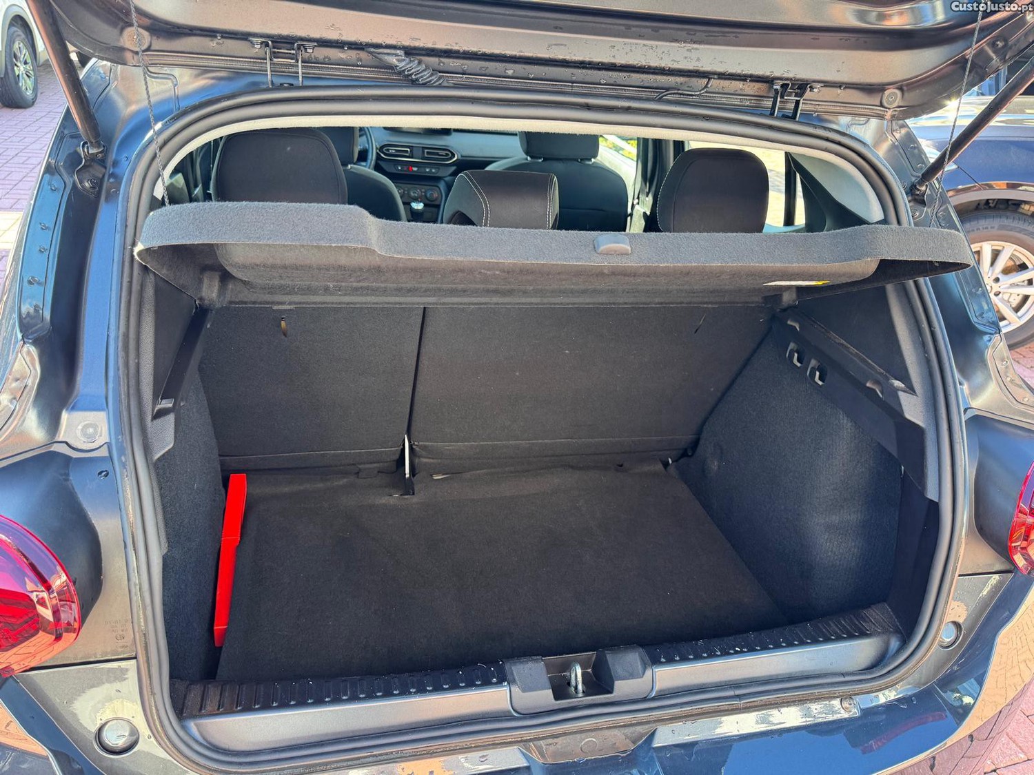 Dacia Sandero 1.0 SCe Comfort — fotografia 16