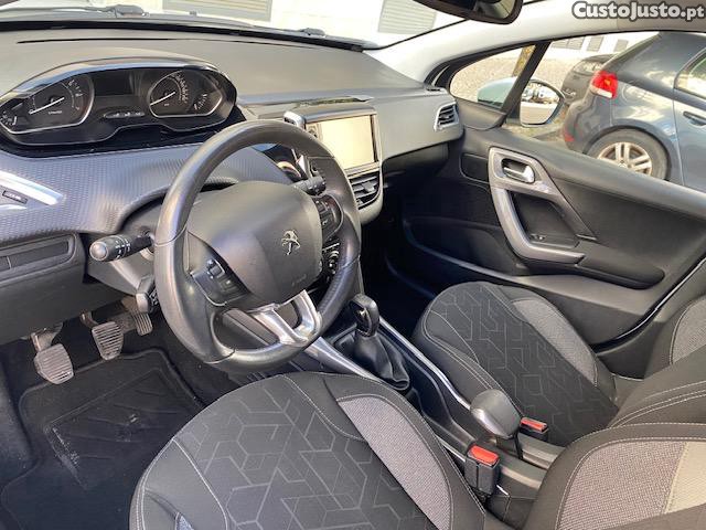 Peugeot 2008 1.2 PureTech Style — fotografia 6