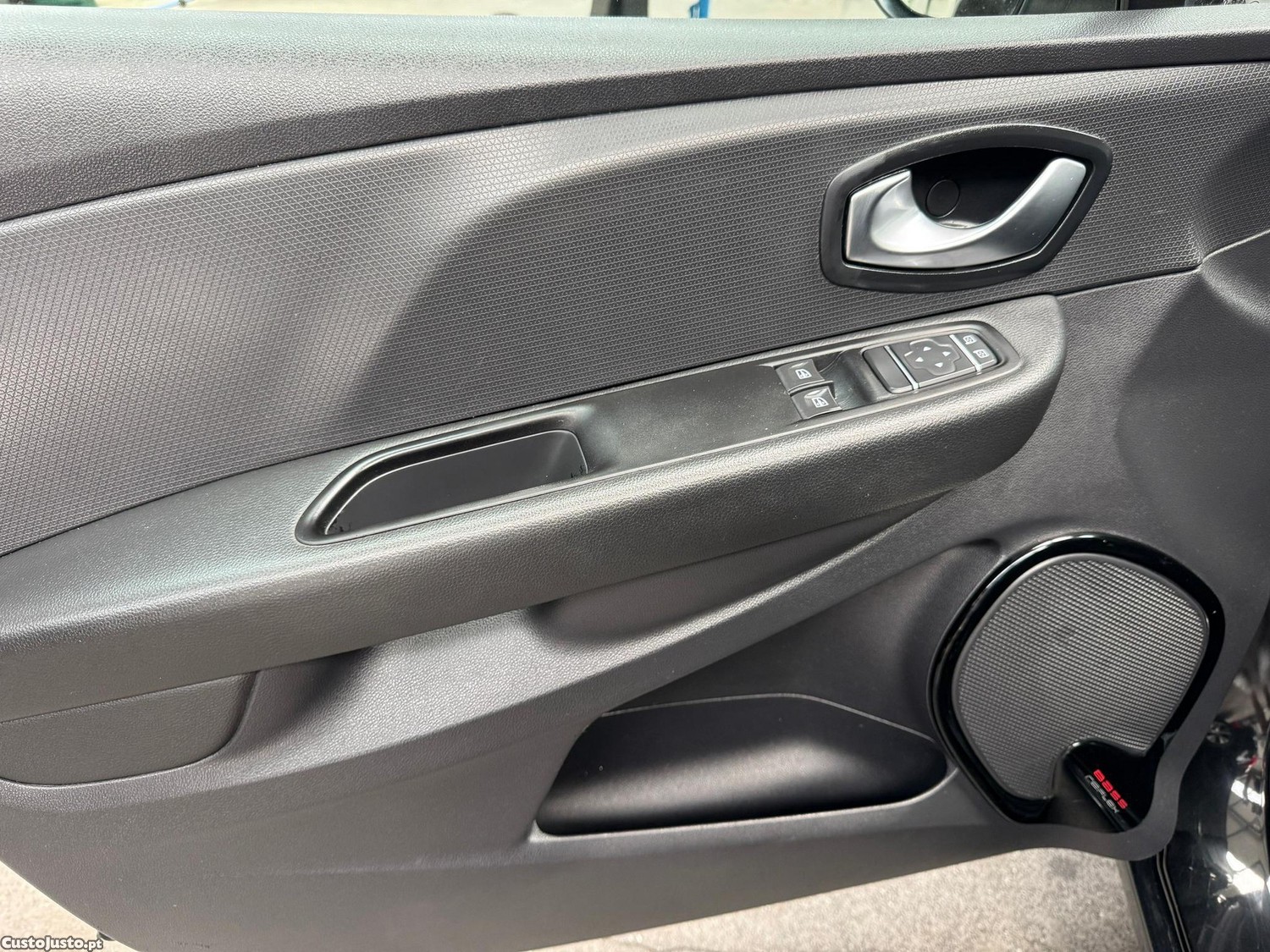 Renault Clio 0.9 TCe Limited — fotografia 16