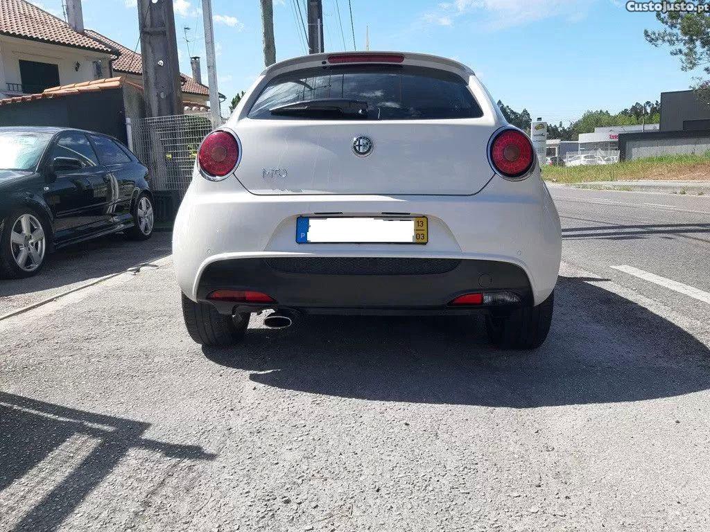 Alfa Romeo MiTo 1.3 jtd distinctive 5kq — fotografia 16