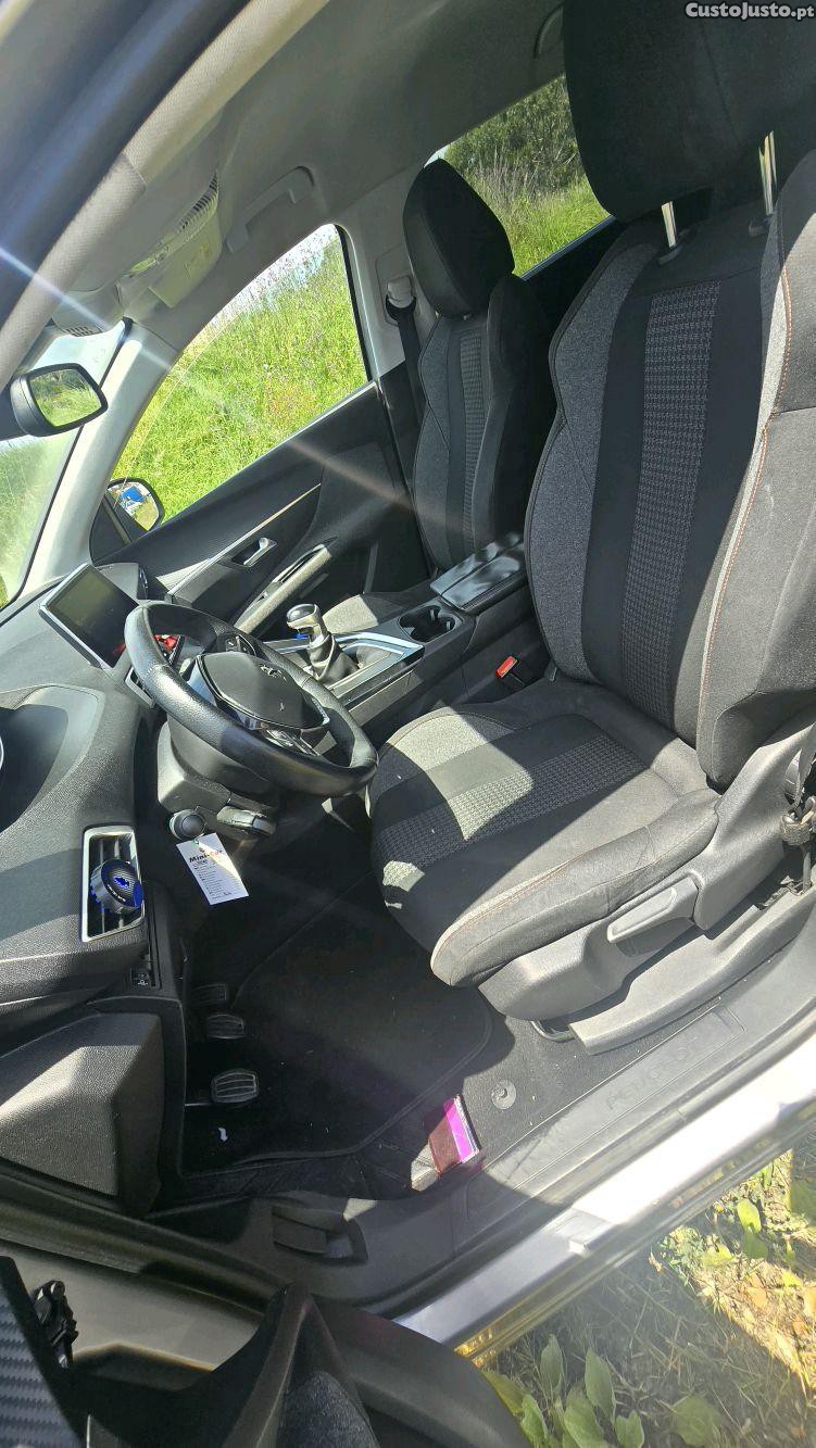 Peugeot 5008 1.6Hdi — fotografia 2