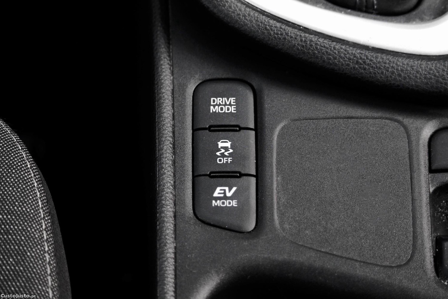 Toyota Yaris 1.5 HDF Comfort — fotografia 10