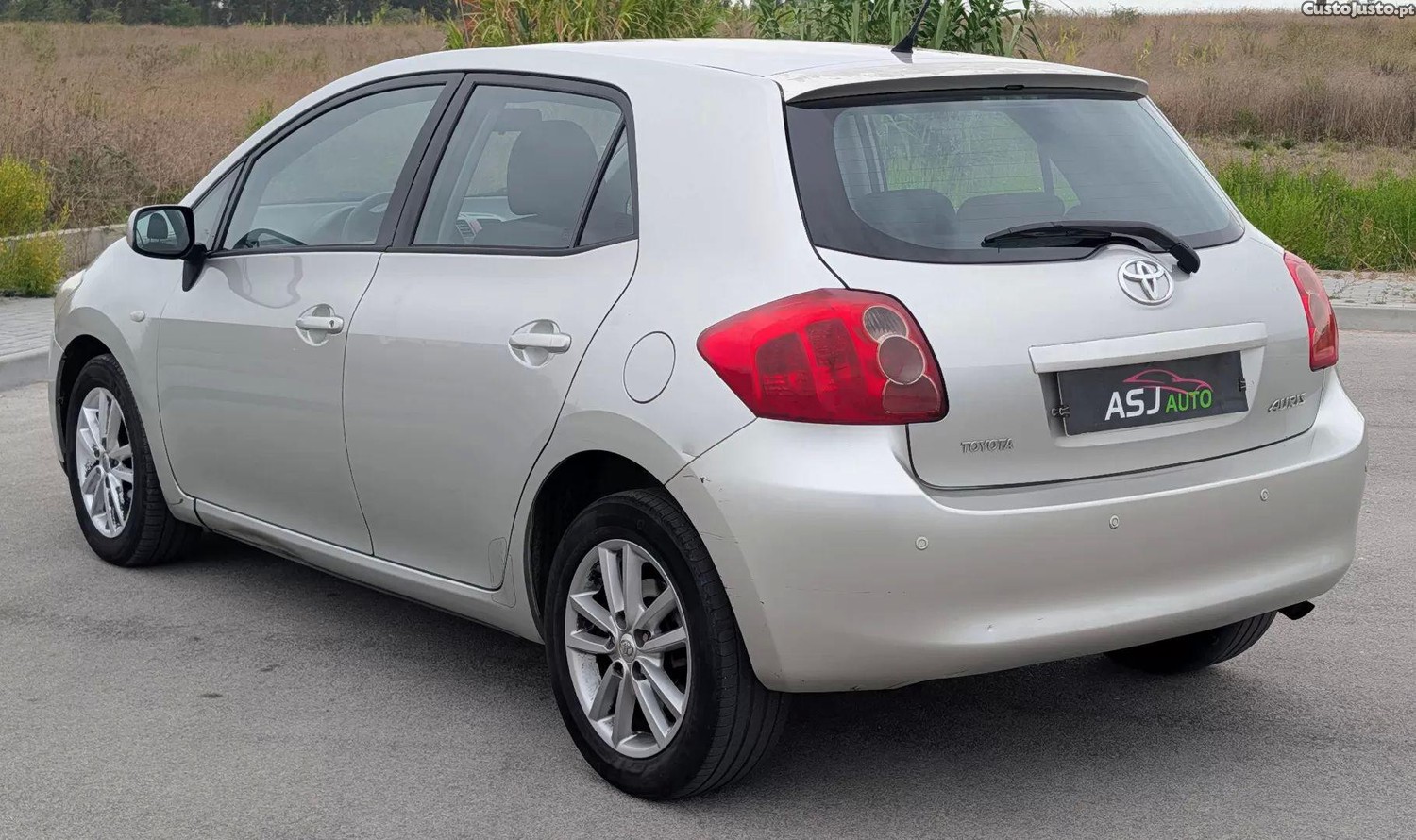Toyota Auris 1.33 vvt-i comfort — fotografia 12