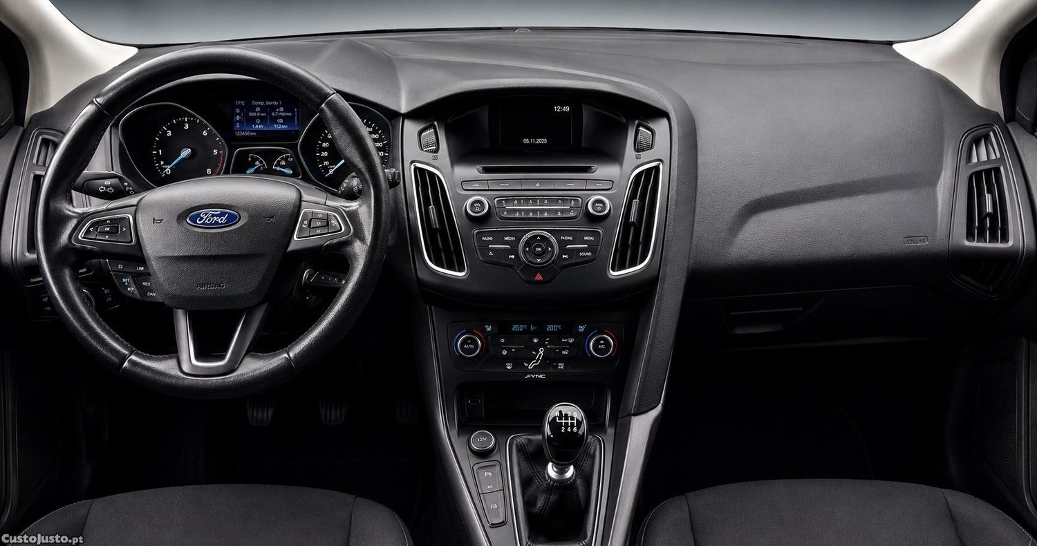 Ford Focus SW 1.0 EcoBoost — fotografia 4