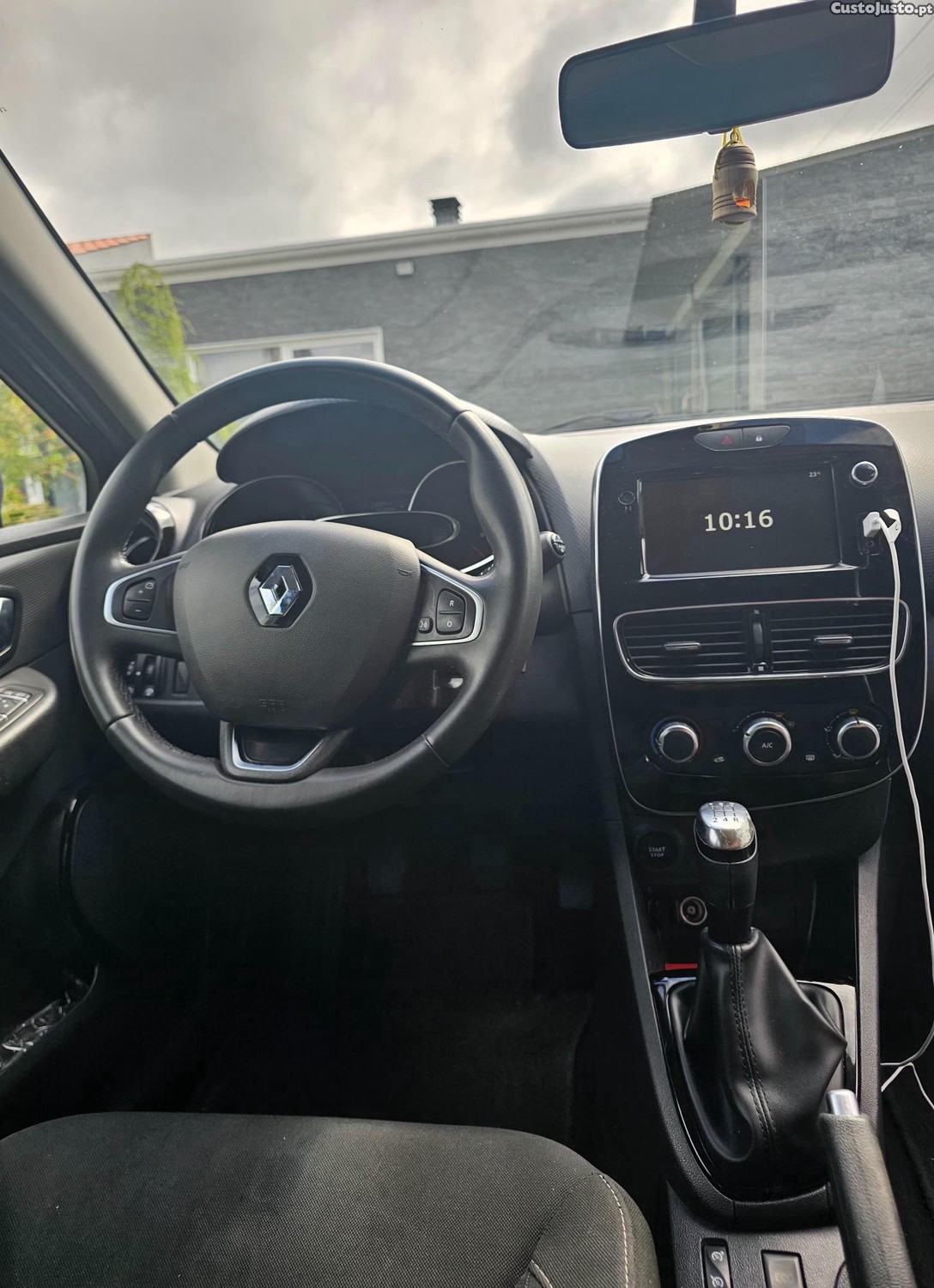 Renault Clio IV Limited 0.9 TCe Bi-Fuel — fotografia 3