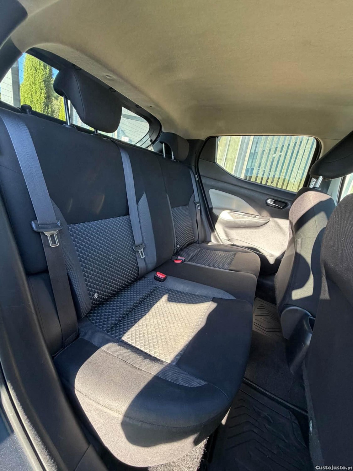 Nissan Micra V 1.0 IG-T — fotografia 2