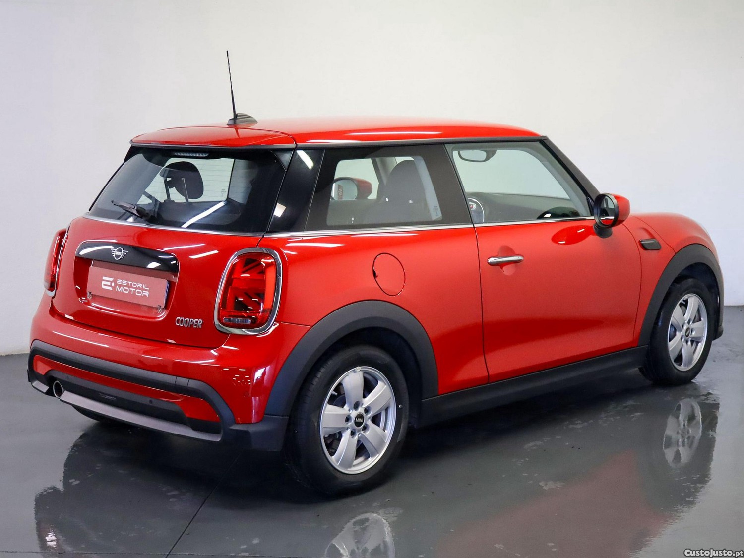 MINI Cooper Premium Essential Auto — fotografia 18