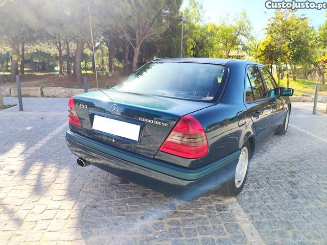 Mercedes-Benz C 250 Turbo — fotografia 5