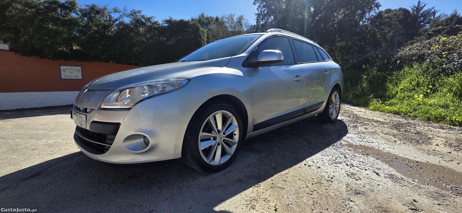 Renault Mégane 1.5 dCi Dynamique S EDC — photo 2